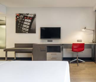 Habitación accesible Hotel ILUNION Suites Madrid Habitación accesible Hotel ILUNION Suites Madrid