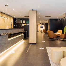 Recepción Hotel ILUNION Almirante Barcelona Recepción Hotel ILUNION Almirante Barcelona
