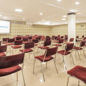 Sala de reuniones Hotel ILUNION San Sebastián Sala de reuniones Hotel ILUNION San Sebastián