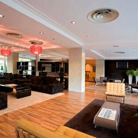 Lobby Hotel ILUNION San Sebastián Lobby Hotel ILUNION San Sebastián
