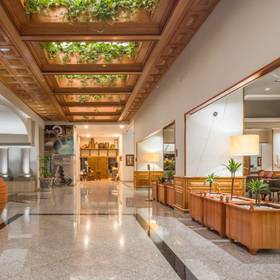 Lobby Hotel ILUNION Les Corts – Spa Barcelona Lobby Hotel ILUNION Les Corts – Spa Barcelona