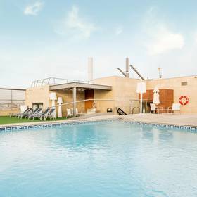 Piscina ilunion barcelona Hotel ILUNION Barcelona Piscina ilunion barcelona Hotel ILUNION Barcelona
