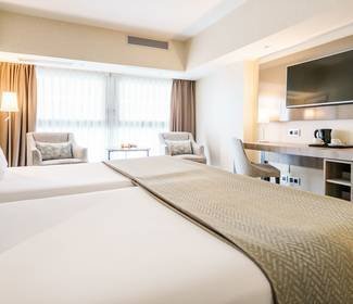 Habitacion individual corporate Hotel ILUNION Málaga Habitacion individual corporate Hotel ILUNION Málaga
