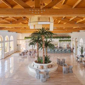 Recepción Aparthotel ILUNION Sancti Petri Cádiz Recepción Aparthotel ILUNION Sancti Petri Cádiz