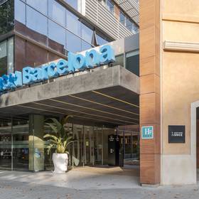Entrada Hotel ILUNION Barcelona Entrada Hotel ILUNION Barcelona