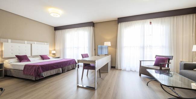Suite ilunion golf badajoz Hotel ILUNION Golf Badajoz Suite ilunion golf badajoz Hotel ILUNION Golf Badajoz