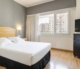 Habitación suite Hotel ILUNION Romareda Zaragoza Habitación suite Hotel ILUNION Romareda Zaragoza