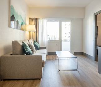 Habitación cuádruple Hotel ILUNION Romareda Zaragoza Habitación cuádruple Hotel ILUNION Romareda Zaragoza