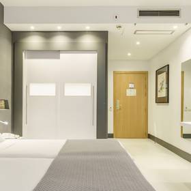 Habitación adaptada Hotel ILUNION Bilbao Habitación adaptada Hotel ILUNION Bilbao