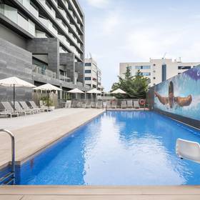 Piscina ilunion atrium Hotel ILUNION Atrium Madrid Piscina ilunion atrium Hotel ILUNION Atrium Madrid