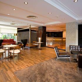Lobby Hotel ILUNION San Sebastián Lobby Hotel ILUNION San Sebastián