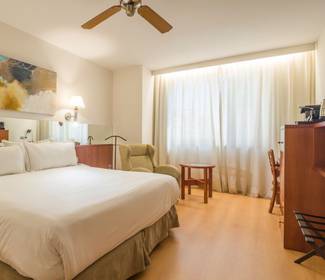 Habitación ejecutiva Hotel ILUNION Les Corts – Spa Barcelona Habitación ejecutiva Hotel ILUNION Les Corts – Spa Barcelona