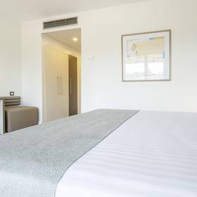 Habitación doble del hotel islantilla Hotel ILUNION Islantilla Huelva Habitación doble del hotel islantilla Hotel ILUNION Islantilla Huelva