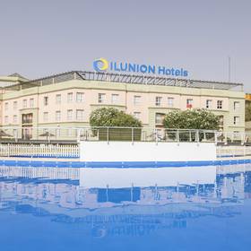 Piscina Hotel ILUNION Alcora Sevilla Piscina Hotel ILUNION Alcora Sevilla