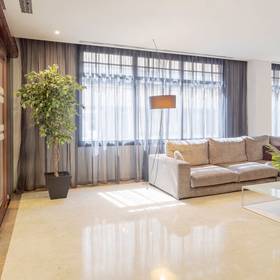 Entrada Hotel ILUNION Romareda Zaragoza Entrada Hotel ILUNION Romareda Zaragoza