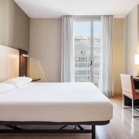 Habitación accesible ilunion auditori Hotel ILUNION Auditori Barcelona Habitación accesible ilunion auditori Hotel ILUNION Auditori Barcelona