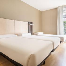 Habitación triple ilunion auditori Hotel ILUNION Auditori Barcelona Habitación triple ilunion auditori Hotel ILUNION Auditori Barcelona