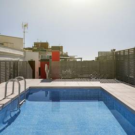 Piscina ilunion auditori Hotel ILUNION Auditori Barcelona Piscina ilunion auditori Hotel ILUNION Auditori Barcelona