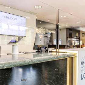 Recepción Hotel ILUNION Pío XII Madrid Recepción Hotel ILUNION Pío XII Madrid