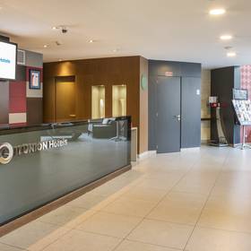 Recepción Hotel ILUNION Auditori Barcelona Recepción Hotel ILUNION Auditori Barcelona