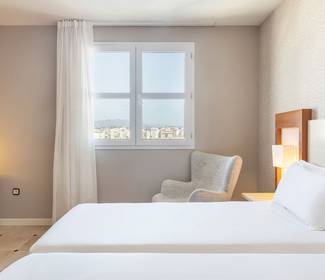 Habitación accesible Hotel ILUNION Fuengirola Habitación accesible Hotel ILUNION Fuengirola