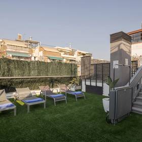Solarium piscina Hotel ILUNION Auditori Barcelona Solarium piscina Hotel ILUNION Auditori Barcelona