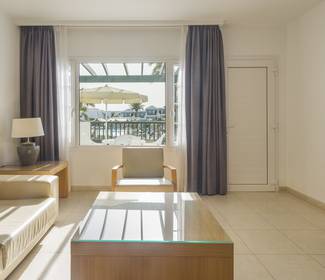 Apartamento 1 dormitorio jardín Hotel ILUNION Costa Sal Lanzarote Puerto del Carmen Apartamento 1 dormitorio jardín Hotel ILUNION Costa Sal Lanzarote Puerto del Carmen