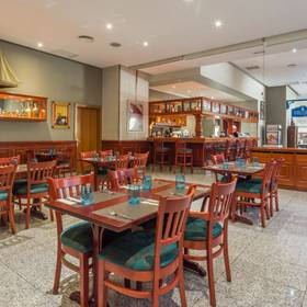 Bar Hotel ILUNION Les Corts – Spa Barcelona Bar Hotel ILUNION Les Corts – Spa Barcelona