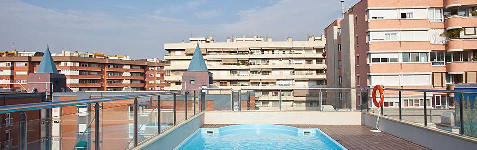Piscina Hotel ILUNION Les Corts – Spa Barcelona Piscina Hotel ILUNION Les Corts – Spa Barcelona