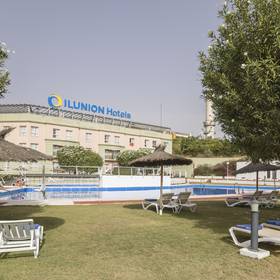 Piscina Hotel ILUNION Alcora Sevilla Piscina Hotel ILUNION Alcora Sevilla