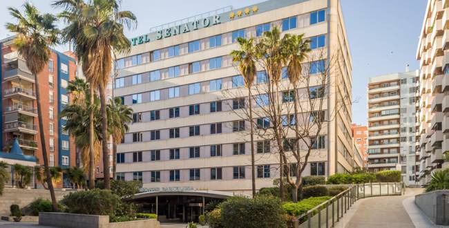 Fachada Hotel ILUNION Les Corts Spa Barcelona Fachada Hotel ILUNION Les Corts Spa Barcelona