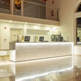 Recepción Aparthotel ILUNION Sancti Petri Cádiz Recepción Aparthotel ILUNION Sancti Petri Cádiz