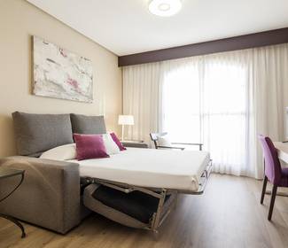Habitación triple Hotel ILUNION Golf Badajoz