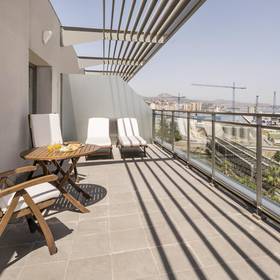 Terraza junior suite ilunion málaga Hotel ILUNION Málaga Terraza junior suite ilunion málaga Hotel ILUNION Málaga