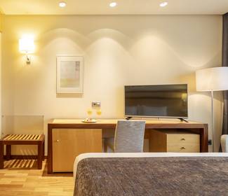 Habitación doble estándar Hotel ILUNION Pío XII Madrid Habitación doble estándar Hotel ILUNION Pío XII Madrid