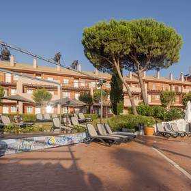 Piscina Aparthotel ILUNION Sancti Petri Cádiz Piscina Aparthotel ILUNION Sancti Petri Cádiz
