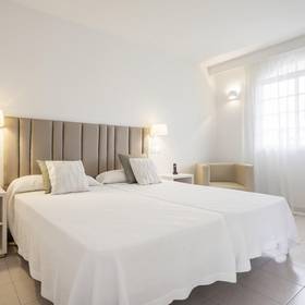 Apartamento ilunion menorca Hotel ILUNION Menorca Cala Galdana Apartamento ilunion menorca Hotel ILUNION Menorca Cala Galdana
