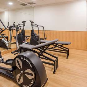 Gimnasio Hotel ILUNION Les Corts – Spa Barcelona Gimnasio Hotel ILUNION Les Corts – Spa Barcelona