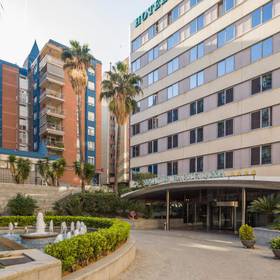 Fachada Hotel ILUNION Les Corts Spa Barcelona Fachada Hotel ILUNION Les Corts Spa Barcelona