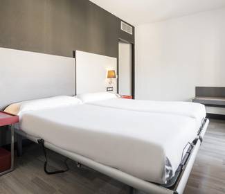 Habitación accesible Hotel ILUNION Romareda Zaragoza Habitación accesible Hotel ILUNION Romareda Zaragoza