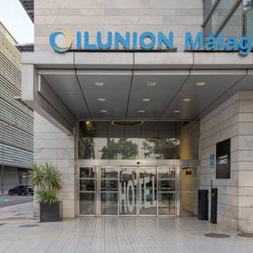 Entrada Hotel ILUNION Málaga Entrada Hotel ILUNION Málaga