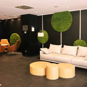 Recepción hotel ilunion almirante barcelona Recepción hotel ilunion almirante barcelona