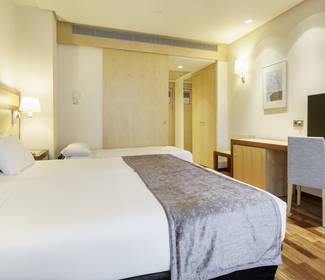 Habitación doble con supletoria Hotel ILUNION Pío XII Madrid Habitación doble con supletoria Hotel ILUNION Pío XII Madrid