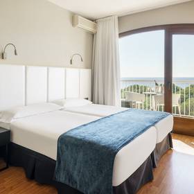 Habitación doble Hotel Ilunion Caleta Park S'Agaró Habitación doble Hotel Ilunion Caleta Park S'Agaró