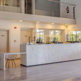 Recepción Aparthotel ILUNION Sancti Petri Cádiz Recepción Aparthotel ILUNION Sancti Petri Cádiz