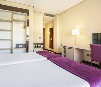 Habitación doble estándar Hotel ILUNION Golf Badajoz