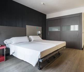 Habitación accesible Hotel ILUNION Suites Madrid Habitación accesible Hotel ILUNION Suites Madrid