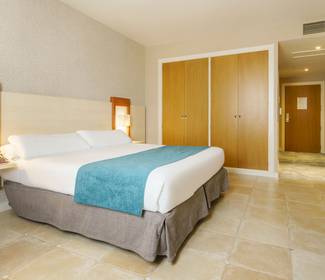 Habitación accesible Hotel ILUNION Fuengirola Habitación accesible Hotel ILUNION Fuengirola