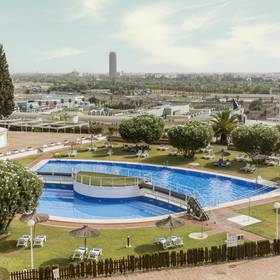 Piscina Hotel ILUNION Alcora Sevilla Piscina Hotel ILUNION Alcora Sevilla