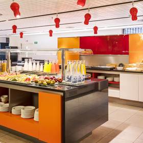 BUFFET DESAYUNO ILUNION BARCELONA BUFFET DESAYUNO ILUNION BARCELONA